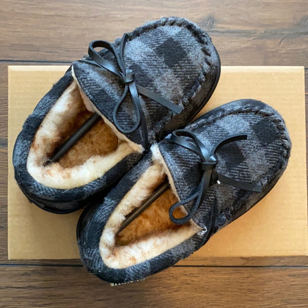 Toddler Cozy Houseshoes NEVER WORN